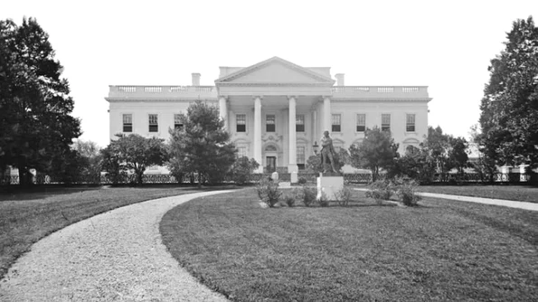3 noiembrie: A fost înființată Casa Albă, reședința președinților SUA, situată în Washington Clădirea a fost construită după planurile arhitectului James Hoban, lucrările începând în anul 1792 jpeg