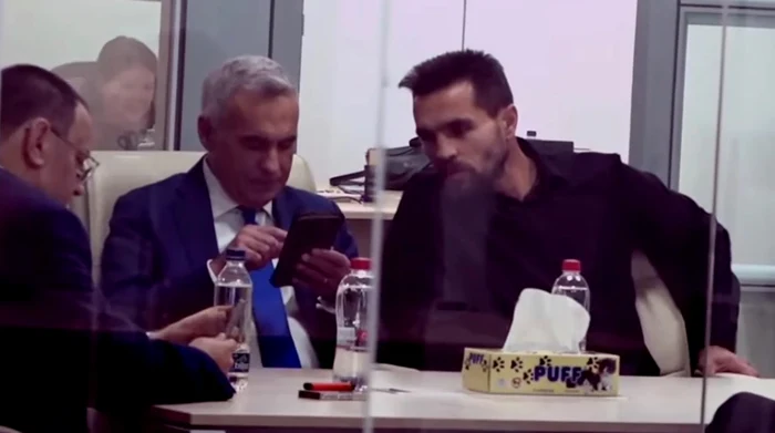 Călin Georgescu și Eugen Sechila, înainte de emsiunea moderată de Marius Tucă. Foto: Hotnews