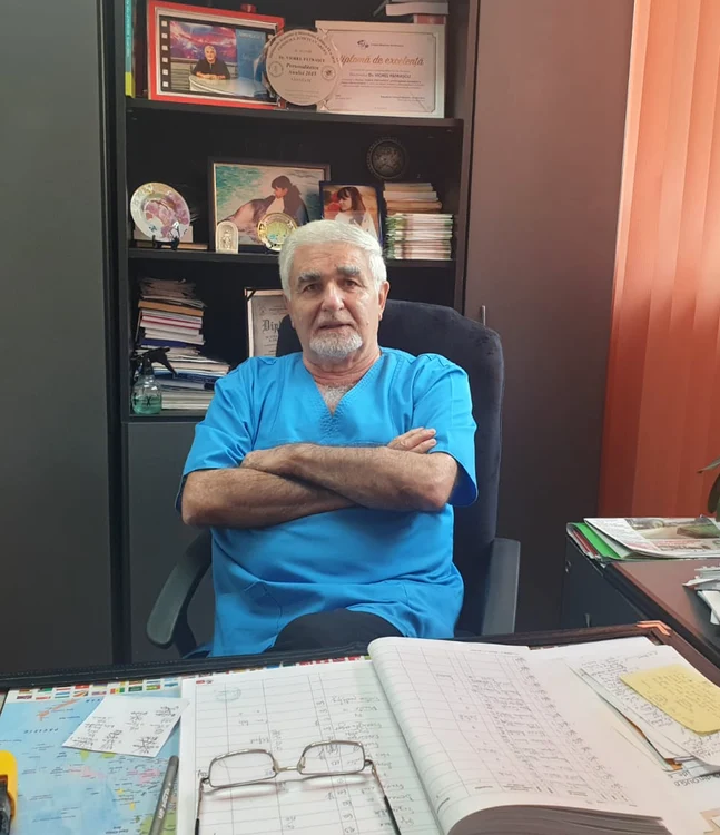 Dr. Viorel Pătrașcu are o experiență de peste 40 de ani ca medic dermatolog Foto: Alex Vlaicu