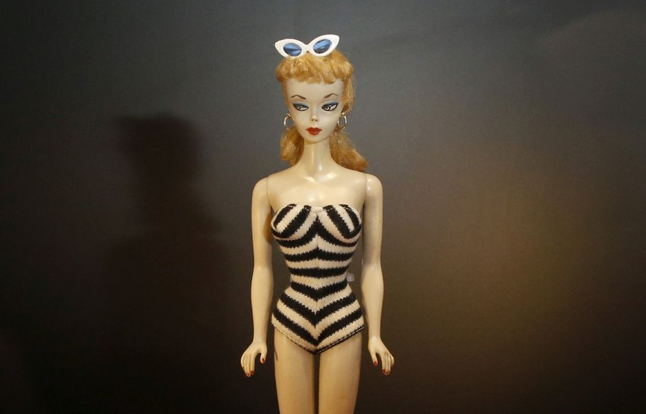 Păpușile Barbie de epocă, descoperire de preț. Cu cât se vinde primul model produs în 1959
