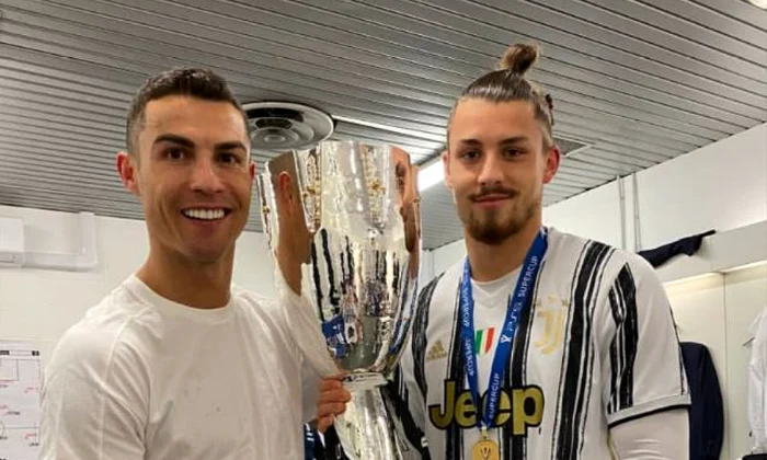 Cristiano Ronaldo și Radu Drăgușin, pe când evoluau la Juventus. Foto Instagram