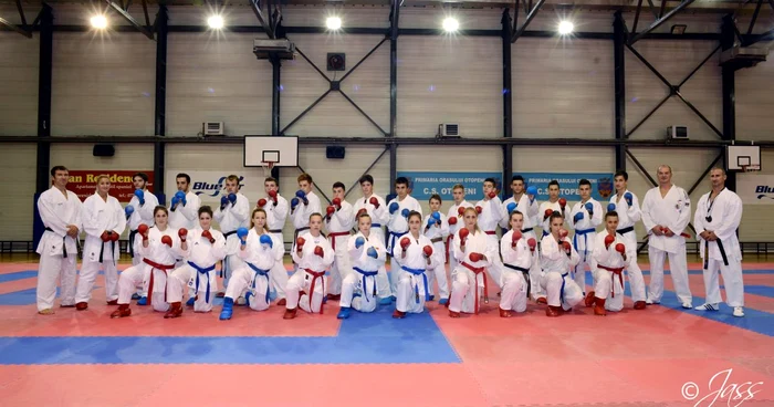 Lotul de karate, cadeţi, juniori şi Under 21 FOTO Jass Advertising Events