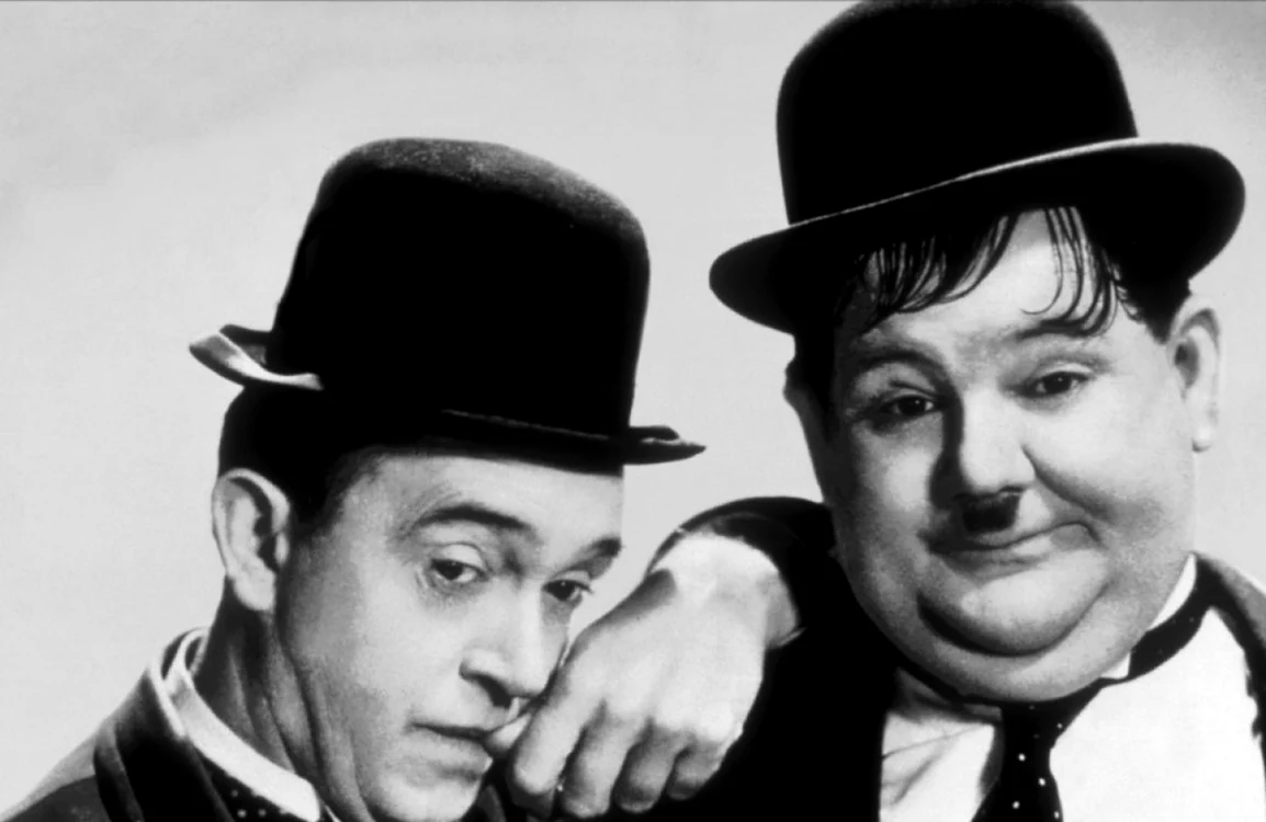 Stan Laurel și Oliver Hardy, într-o ipostază tristă
