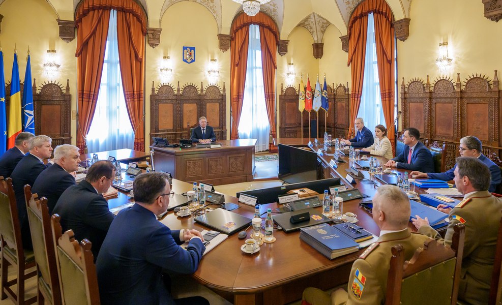 Războiul din Ucraina și înzestrarea Armatei, discutate în CSAT