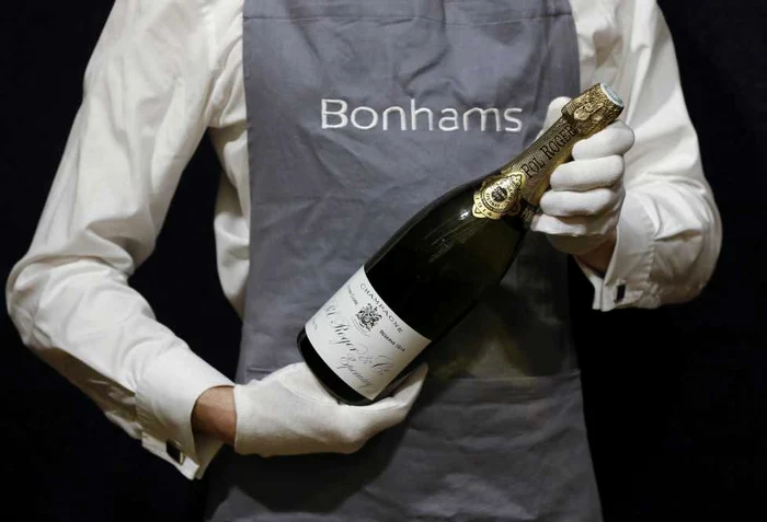 Licitaţia are scop caritabil, toţi banii urmând a fi vărsaţi în contul Fundaţiei Pierre Bergé-Yves Saint Laurent Foto AP