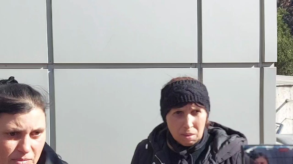 Reducrea pedepsei pentru ucigașa din Saturn provoacă revolta familiei. Reducrea pedepsei pentru ucigașa din Saturn provoacă revolta familiei.