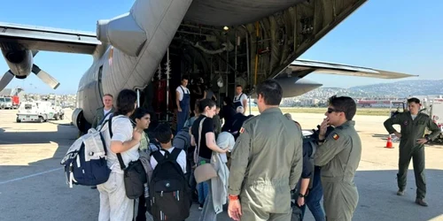 romani evacuati din liban, oct 2024, foto MAE jpg