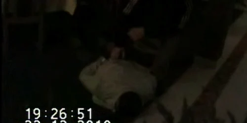 Şase dintre tineri au fost prinşi în flagrant