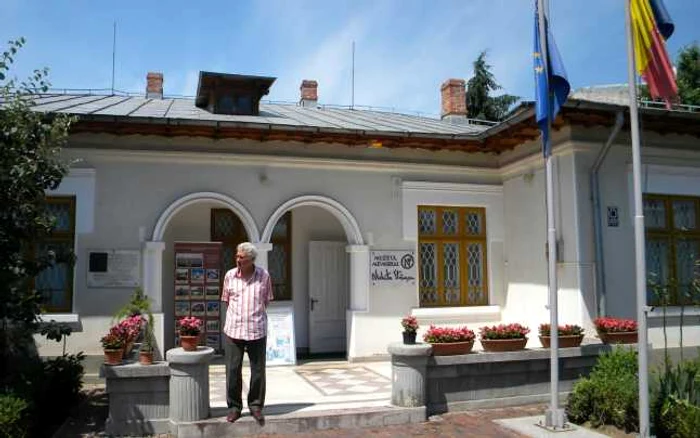 La Muzeul Nichita Stănescu din Ploieşti îl puteţi asculta pe poet în înregistrări audio ale propriilor poezii. FOTO arhivă Adevărul Ploieşti