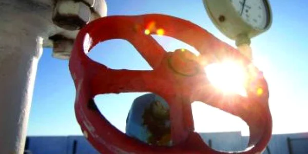 România plăteşte prea mult pentru gazele ruseşti