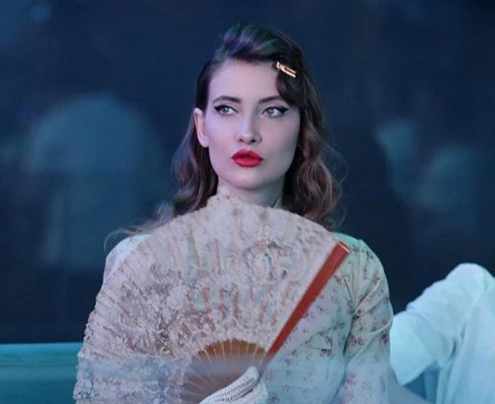 În prezent, Iulia Albu se simte bine în pielea ei și a ajuns una dintre cele mai extravagante apariții Foto: Instagram