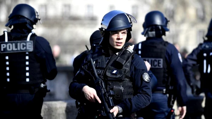 
    Polițiștii francezi au rămas uimiți de violența atacului celor șase româniFoto:cancan.ro  
