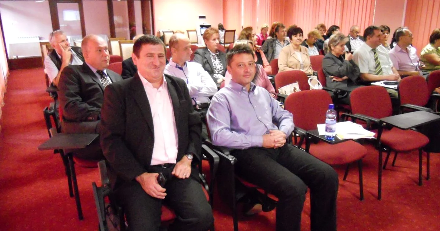 Participanţi la seminarul internaţional organizat de AJOFM Alba 