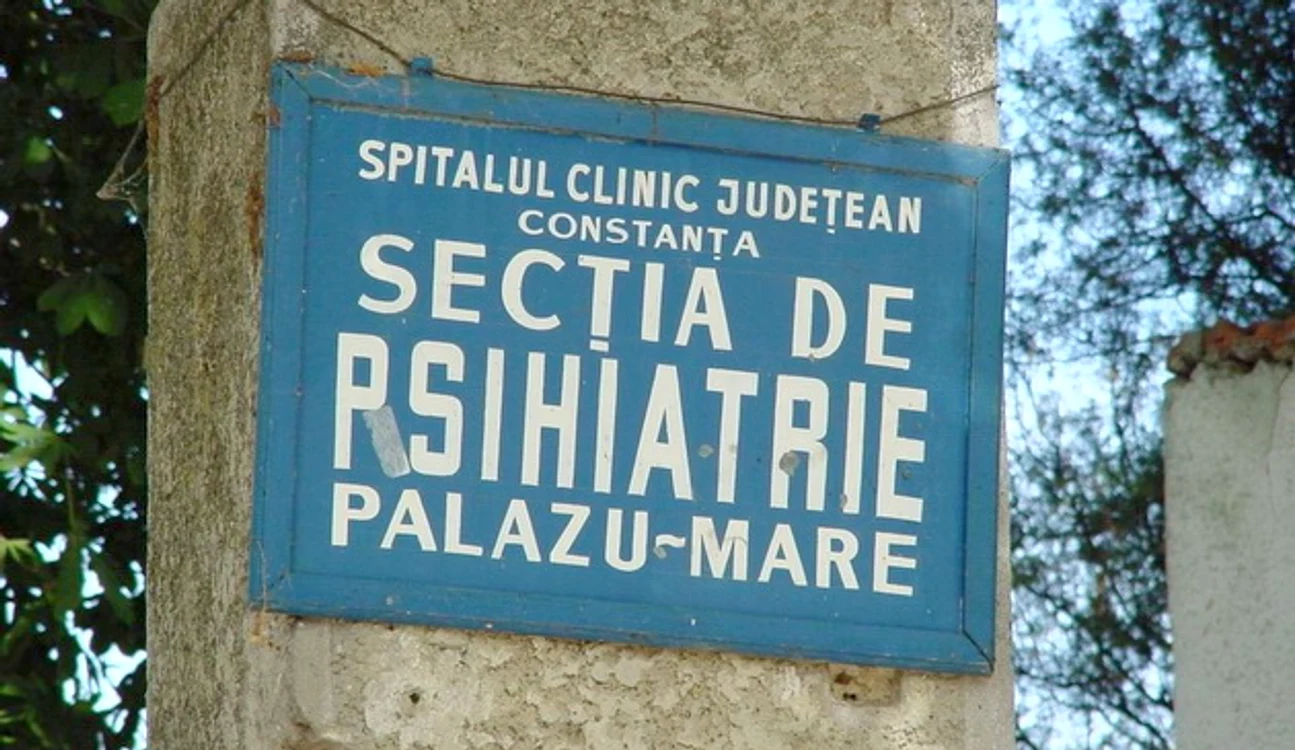 Focul a izbucnit într-un salon al clinicii (foto: ziuaconstanta.ro)