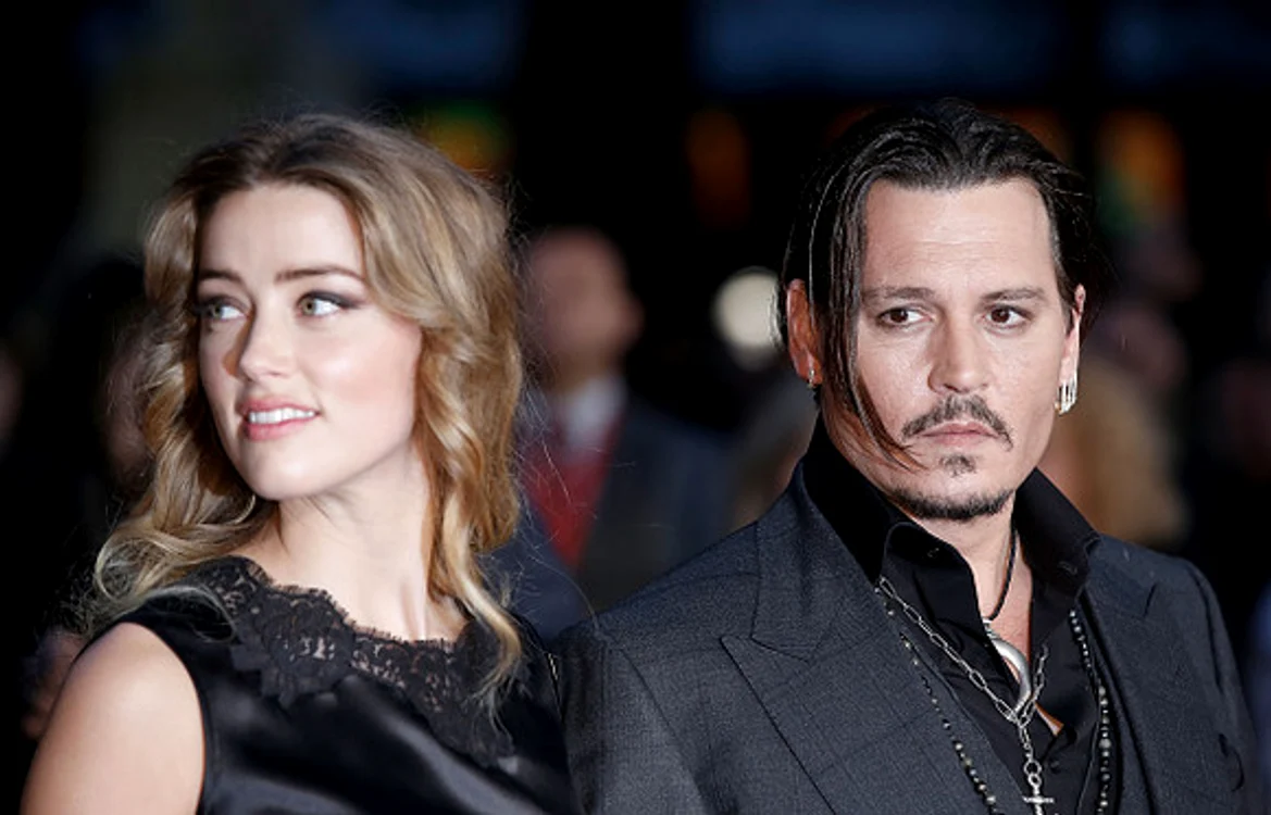 Johnny Depp şi Amber Heard au trăit o poveste de dragoste plină de conflicte 