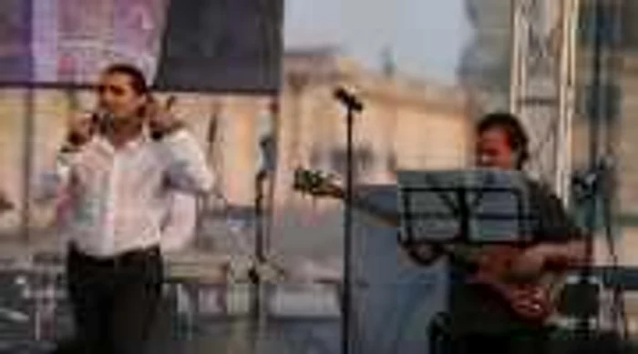 Artistul vine la spectacolul de la stadionul Navrom Foto: Arhivă Adevărul