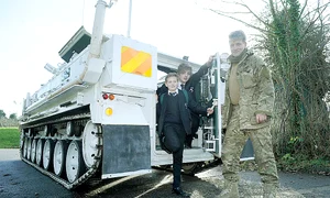 “Îmbarcarea” se  face prin spate jpeg