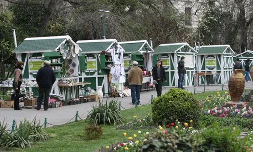Bucureștenii vor putea cumpăra cadouri de Paște de la căsuțele din parc (foto: Sever Gheorghe) jpeg