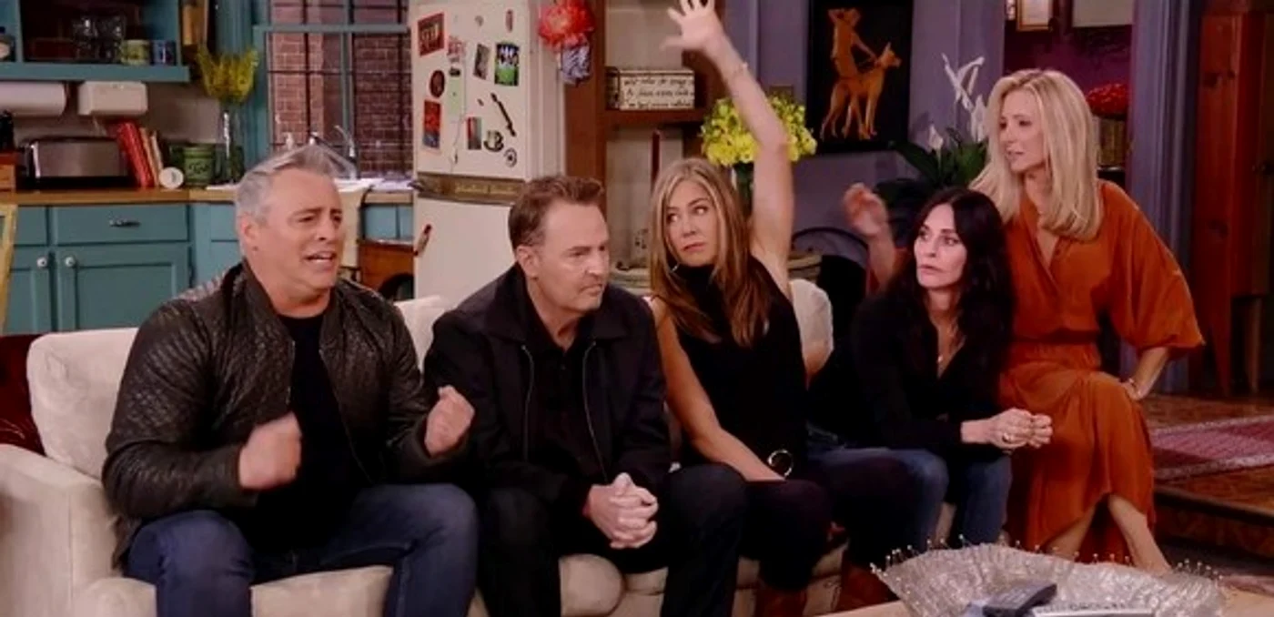
    Jennifer Aniston nu a ratat ocazia  să facă o poză de grup  în timpul filmărilorFoto: Instagram   