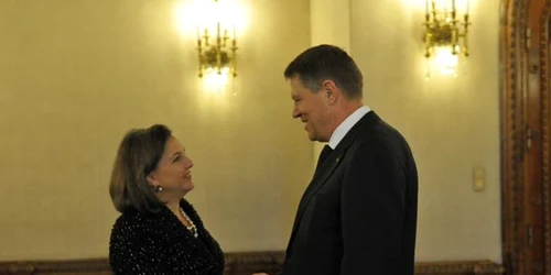 Victoria Nuland la Bucureşti Klaus Iohannis FOTO facebook.com/bucharest.usembassy