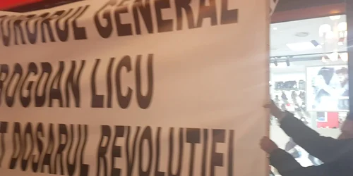 5df7e6a35163ec427116bcfe jpg