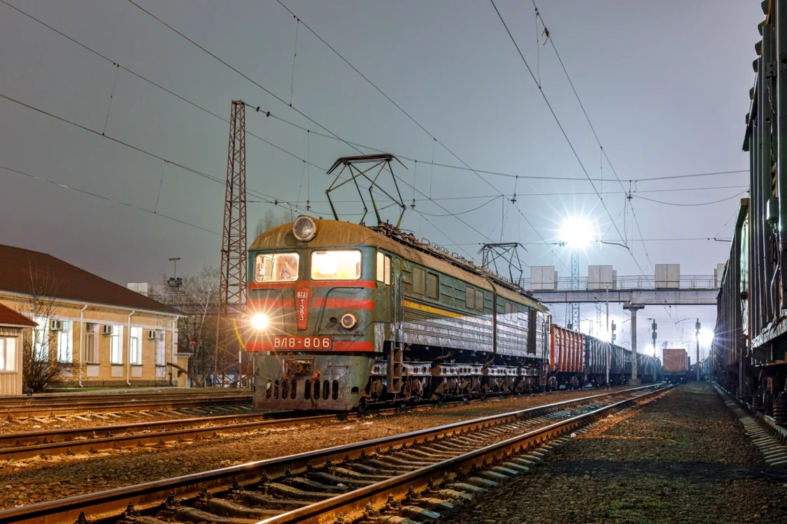 tren marfa marfara ucraina ucrainean foto shutterstock