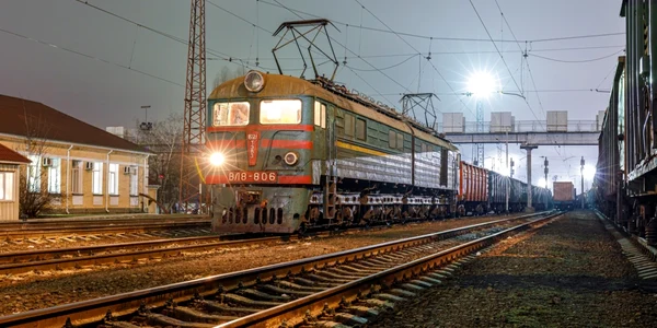 tren marfa marfara ucraina ucrainean foto shutterstock