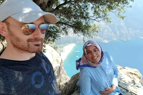Hakan Aysal și soția sa,  Semra
