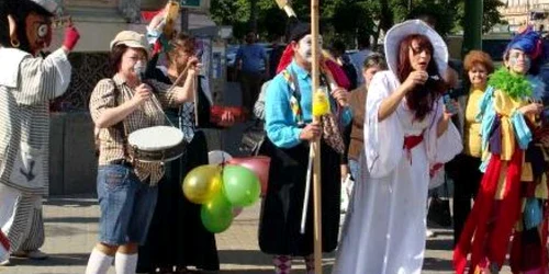 Astăzi are loc ultima reprezentaţie la Teatrul de Marionete