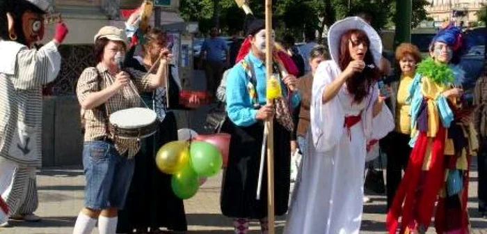 Astăzi are loc ultima reprezentaţie la Teatrul de Marionete