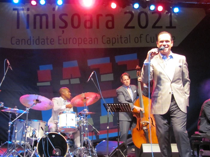 Kurt Elling a adus atmsfera jazzului american la Timişoara Foto: Ştefan Both