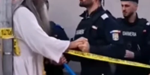 Stegarul Dac cercetat pentru ultraj Foto Captură video Piața Victoriei   Facebook jpg