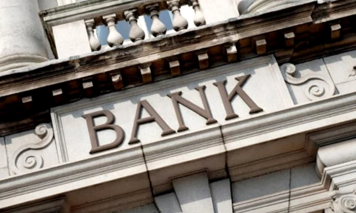 Cea mai veche dovadă a unei activităţi bancare datează din anii 350 325 î Hr  jpeg
