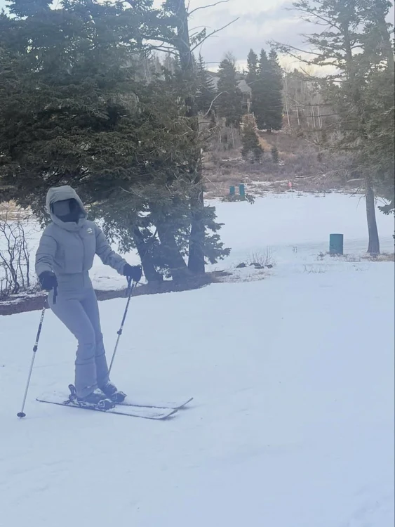 Kim Kardashian s-a distrat pe pârtie (Foto: Instagram)