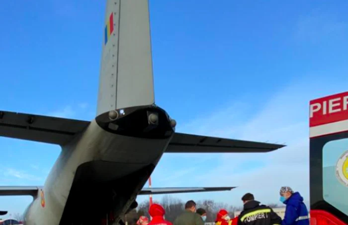 Aeronavă a Forţelor Aeriene Române, la Iaşi   FOTO ziaruldeiasi.ro