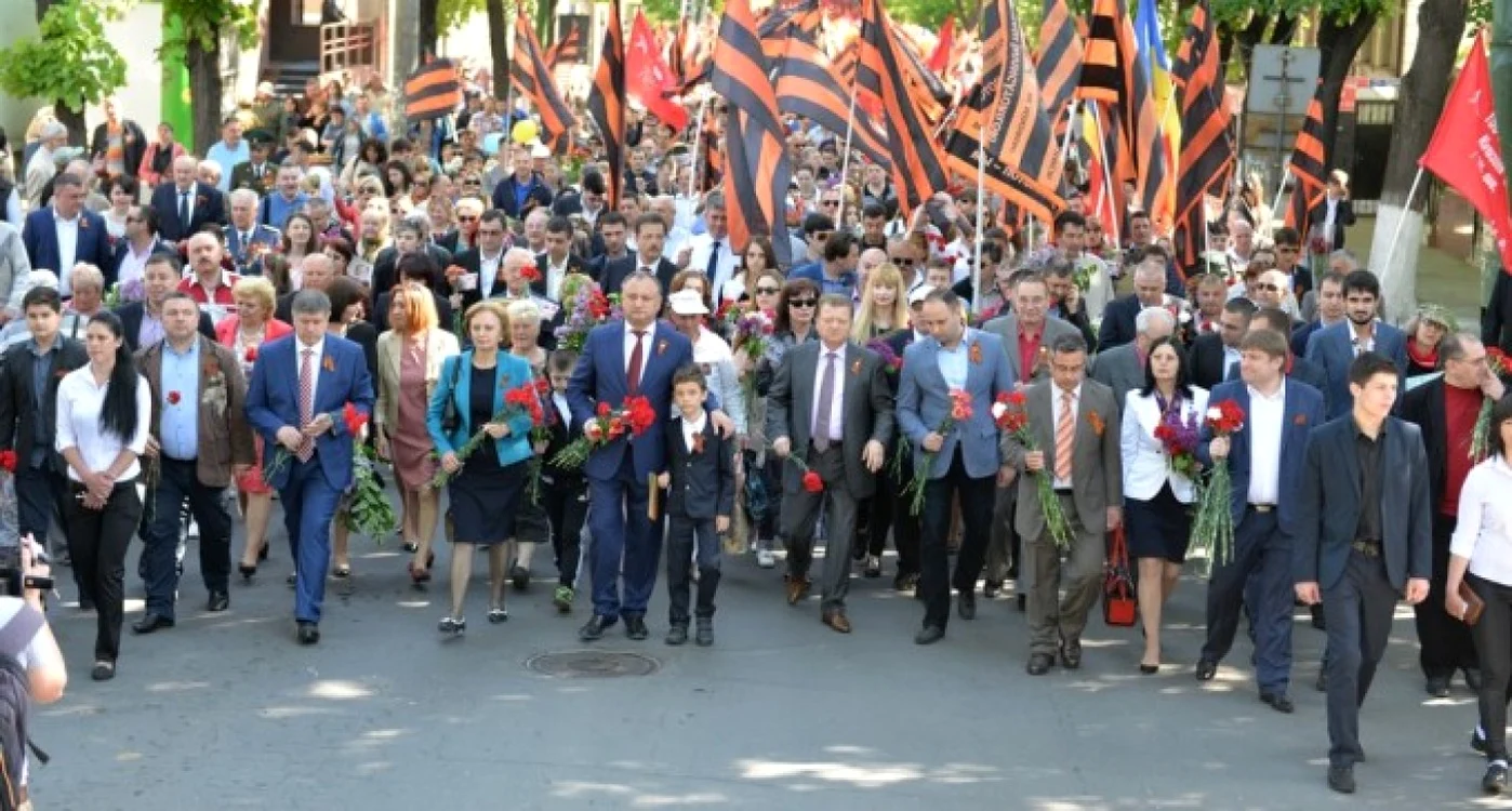 Marş organizat de socialişti în Chişinău pentru celebrarea a 70 de ani de la înfrangerea Germaniei naziste de către sovietici