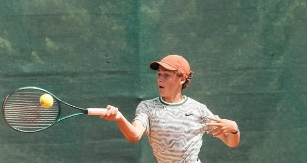 Un puști român face senzație la academia de tenis a lui Rafael Nadal. Provenit dintr-o familie bogată, Matei Chelemen are un manager de soi