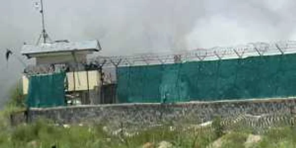 Talibanii au vizat baza NATO de pe aeroportul din Jalalabad