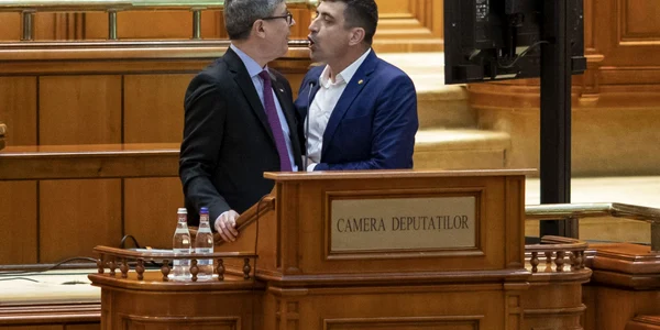 virgil popescu si george simion in parlament FOTO Facebook Virgil Popescu jpg
