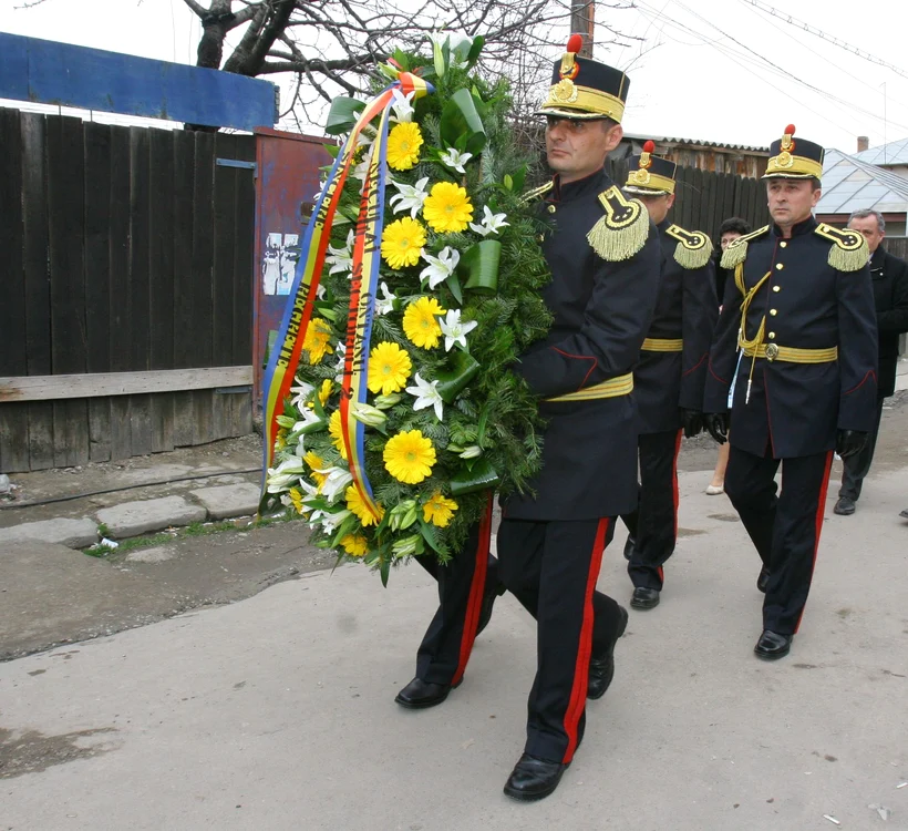 La ceremonie se vor depune jerbe de flori Foto: Adevarul