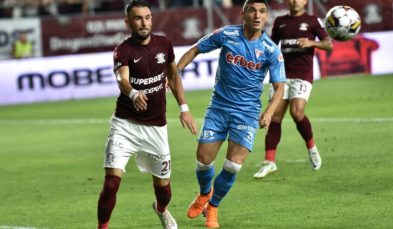 Claudiu Keșeru (centru) are deja o bilă neagră în ochii antrenorului de la UTA (FOTO: Sportpictures)