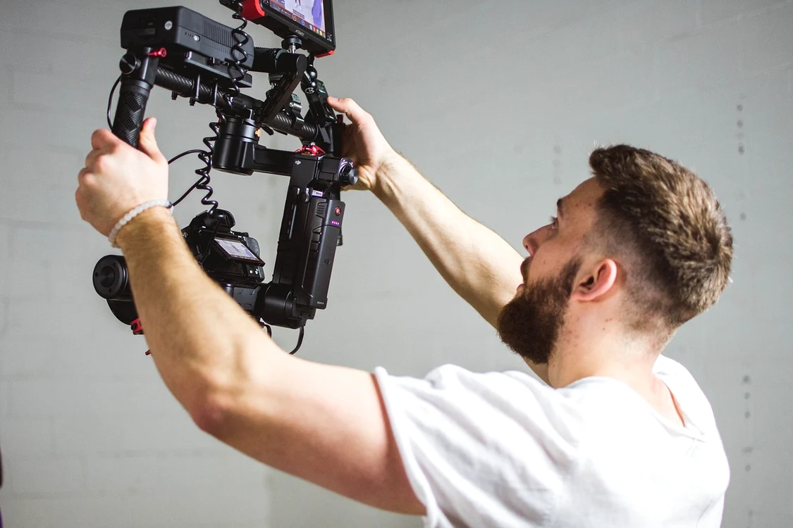 Oamenii erau păcăliți cu promisiuni de apariții la tv Foto: Pixabay.com
