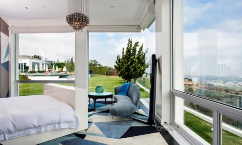 Gwen Stefani listed her house for $35 milllion in Beverly Hills jpeg