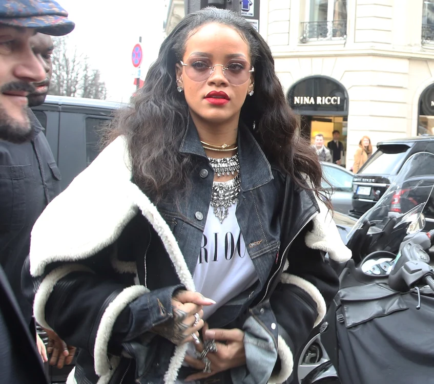 
    Rihanna este una dintre cele mai îndrăznețe vedete din punctul de vedere al stilului vestimentar.foto: Hepta  