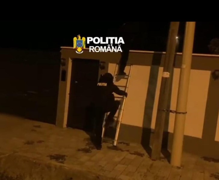 Percheziții la lăutari în Gorj și Dolj. Ar fi ascuns de Fisc banii câștigați din spectacole