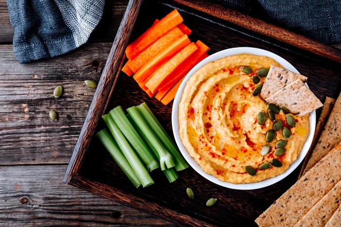 humus   morcovi   shutterstock 1202463454 jpg