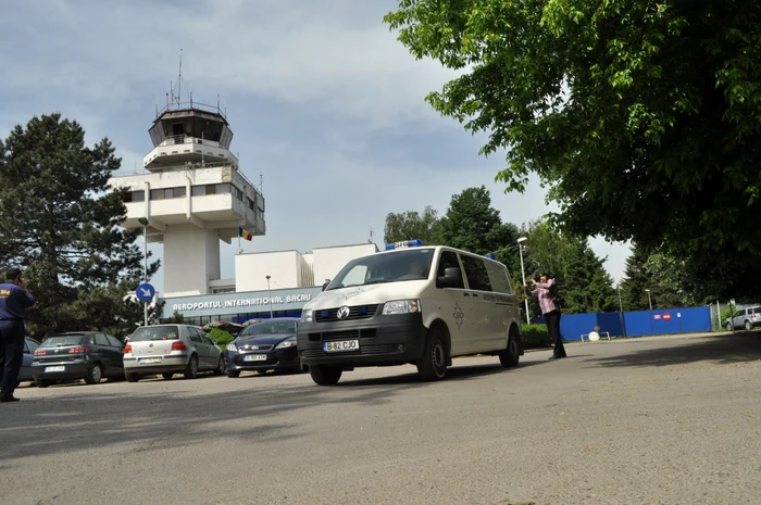 În geantă nu erau decât haine