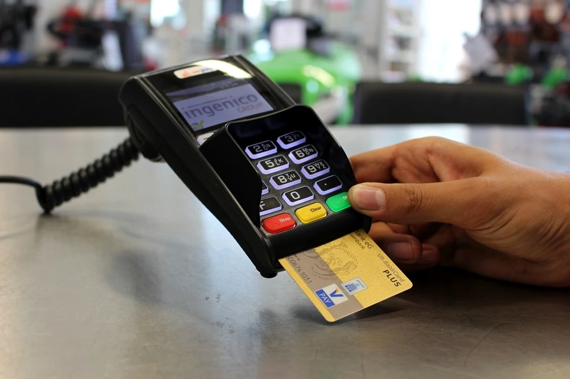 95.000 a fost suma retrasă din contul "prietenului" Foto: Shutterstock 