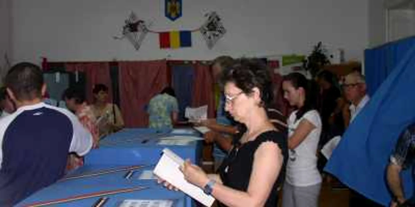Ceva mai mult de jumătate dintre gălăţenii cu drept de vot şi-au exprimat opţiunile electorale