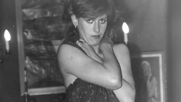 Recunoști vedeta din imagine?